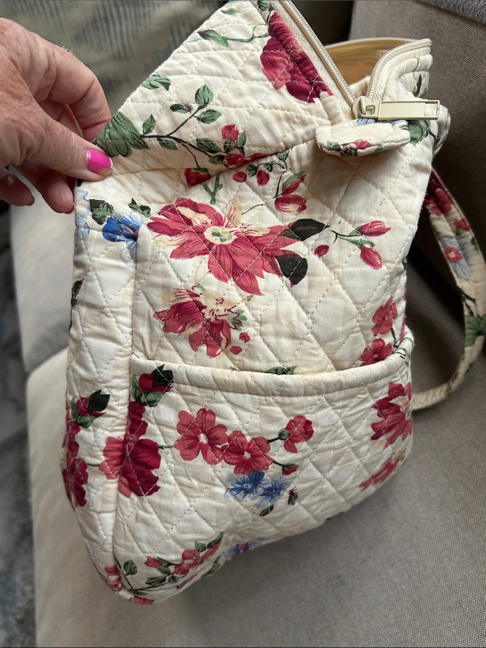 Quilted Floral Tote Bag in Cream and Red - Women's Shoulder Tote - Picture 5 of 8